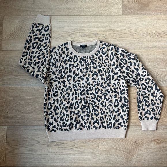J. Crew Merino wool crewneck sweatshirt in leopard - Picture 5 of 5